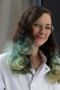 Dr.